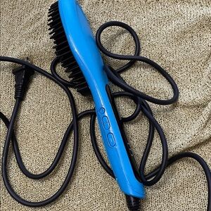 PYT.  Fast and Flawless Ceramic Thermal Styling Brush